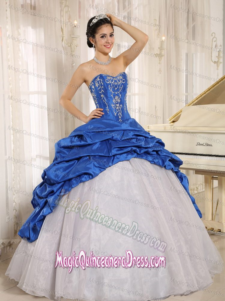 Sweetheart Appliqued White and Blue formal Pron Gowns with Pick Ups in Aptos
