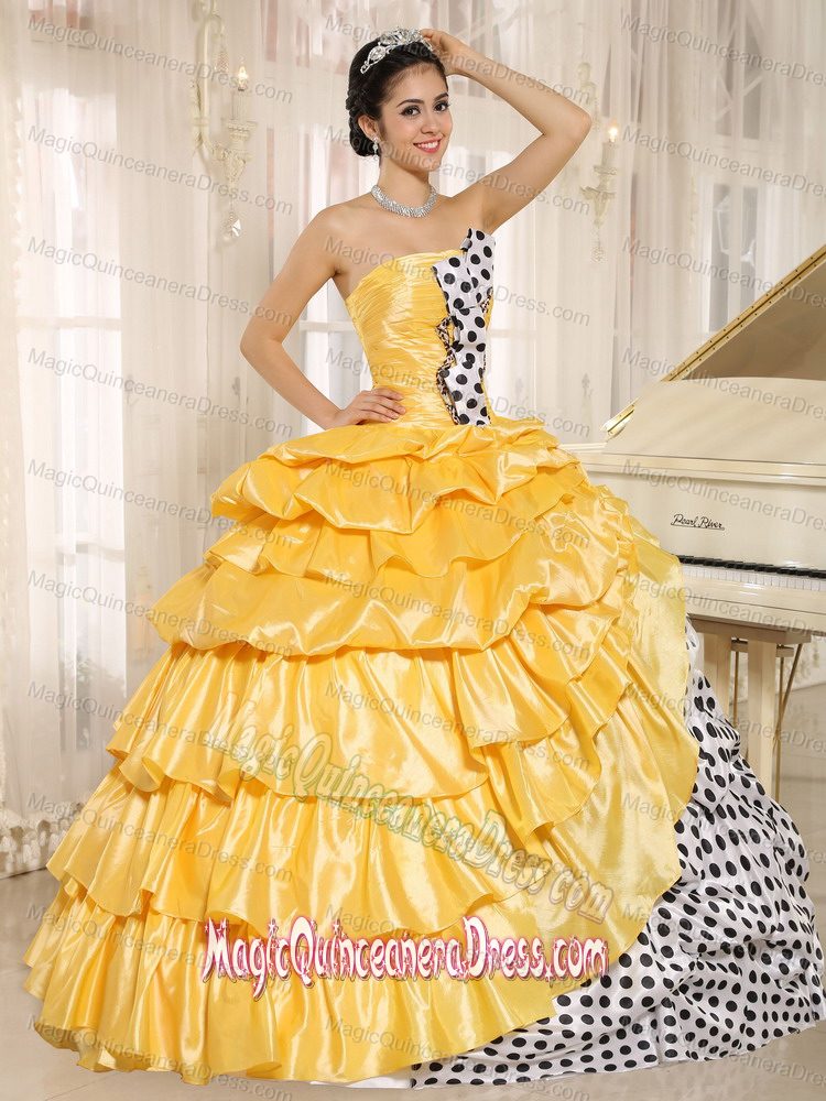 Light Yellow Strapless Floor Length Quinceanera Dress with Pick Ups in Danville