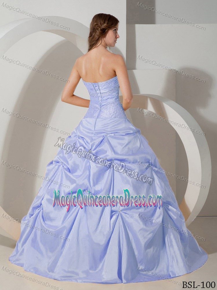 Sweetheart Taffeta Quinceanera Dress with Beading and Pick-ups in Viacha