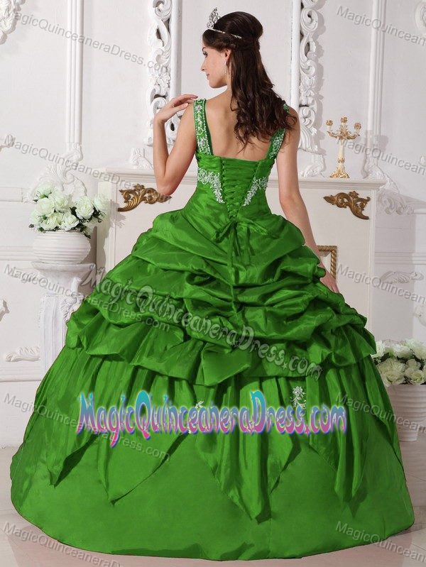 Green Scoop Neckline Taffeta Beading Sweet Sixteen Dresses in Grand Rapids