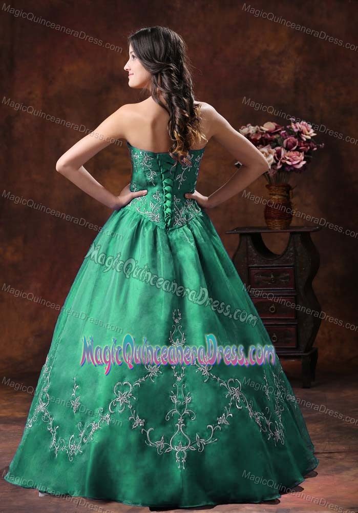Green A-line Halter Quinceanera Dress With Embroidery in Bloomfield Hills