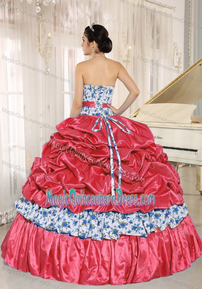 Sweetheart Red Full-length Quinceanera Gowns with Pick-ups and Printing