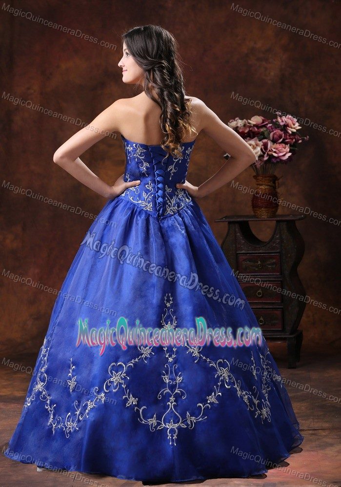 Embroidery Halter Ruched Blue Organza Quinceanera Dresses in Comerio