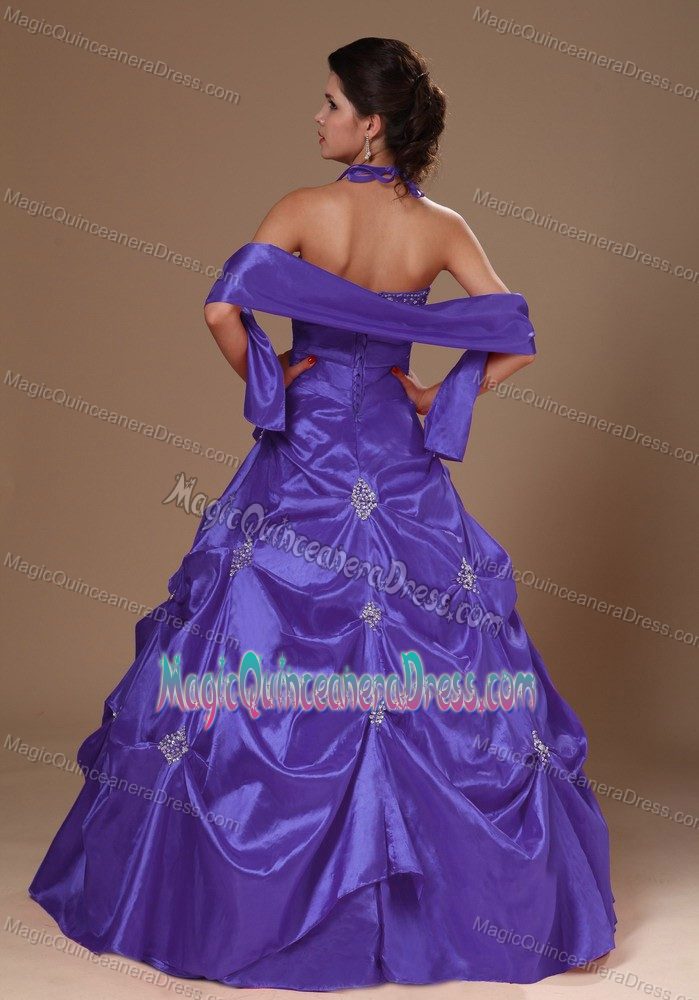 Pick-ups Halter Purple Taffeta Ruched Kavanayen Quinceanera Dresses