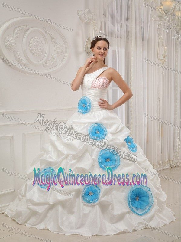 One Shoulder Beading Handmade Flowers Quinceanera Dress in White