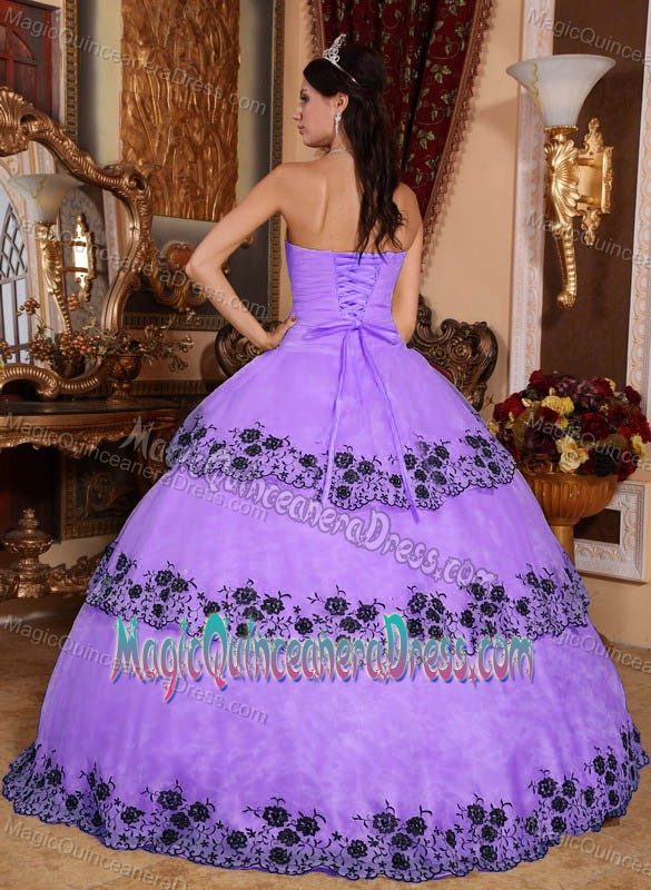 Lavender Strapless Appliques Quinceanera Dress with Embroidery
