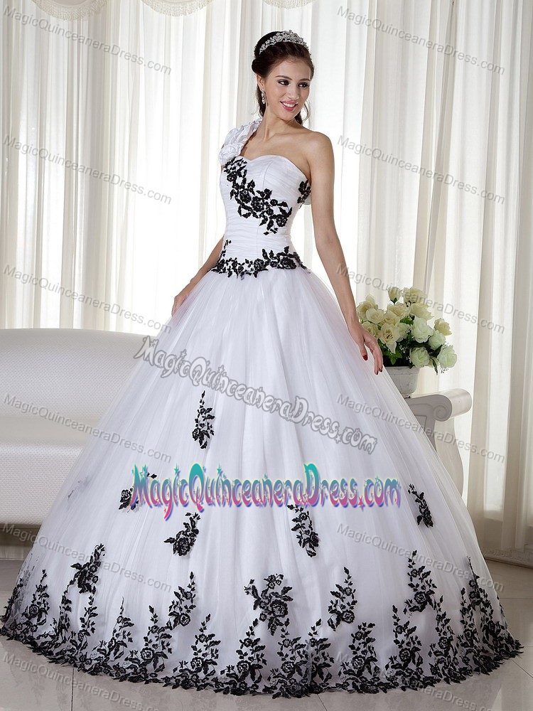 White One Shoulder Floor-length Embroidery Quinceanera Dress