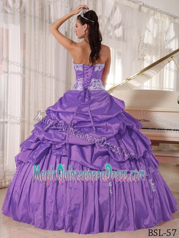 Lavender Taffeta Appliques and Ruching Quince Dresses in Grenoble France