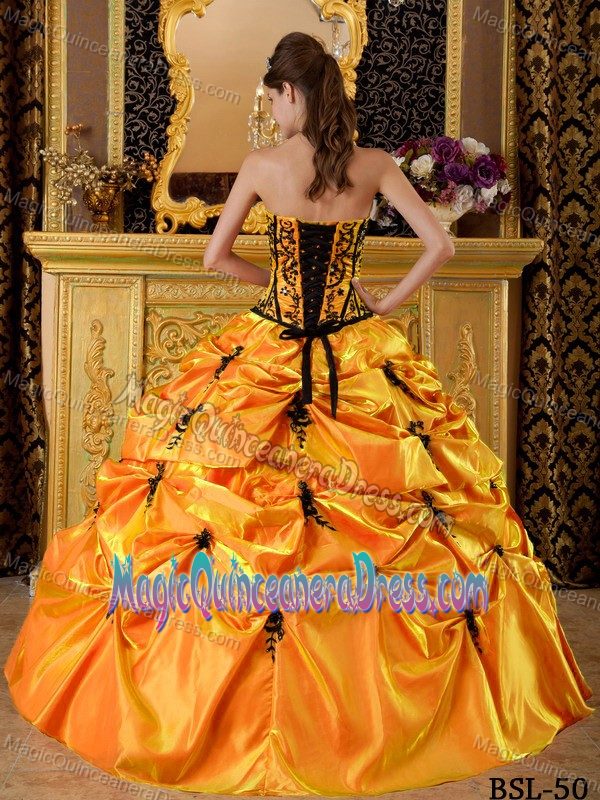 Orange Boning Details and Black Appliques for Sweet Sixteen Dresses