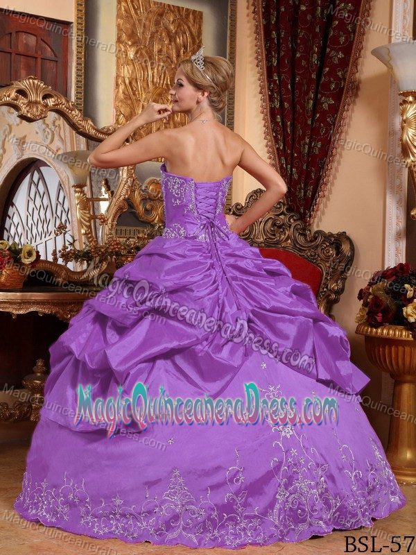 Purple Ruffles Sweetheart for Embroidery with Beading Sweet 15 Dresses