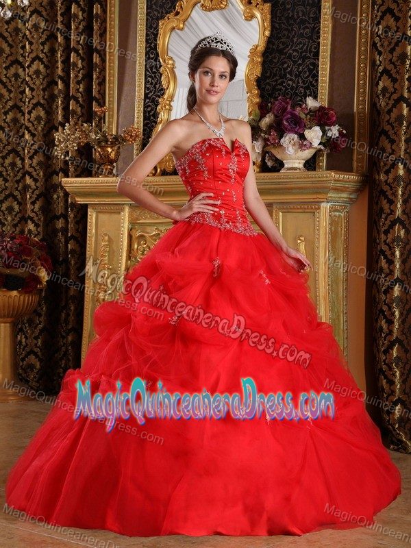 Cessnock NSW Pick-ups Decorated Quinceanera Gown Dresses in Red