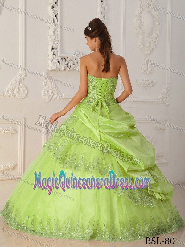 Cheap Yellow Green Princess Sweetheart Beading Sweet Sixteen Dresses