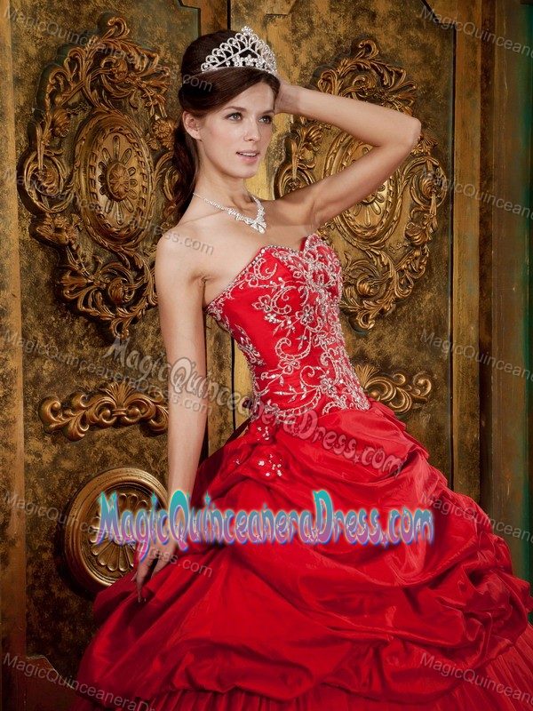 2013 Red Ruffles and White Beading Appliques Sweet Sixteen Dresses