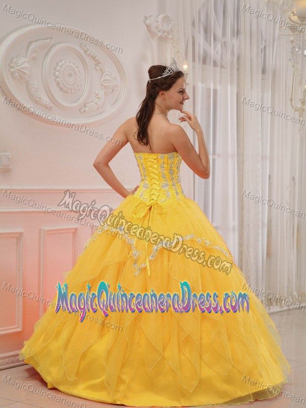 Yellow Sweetheart Sweet Sixteen Dresses Decorated White Appliques