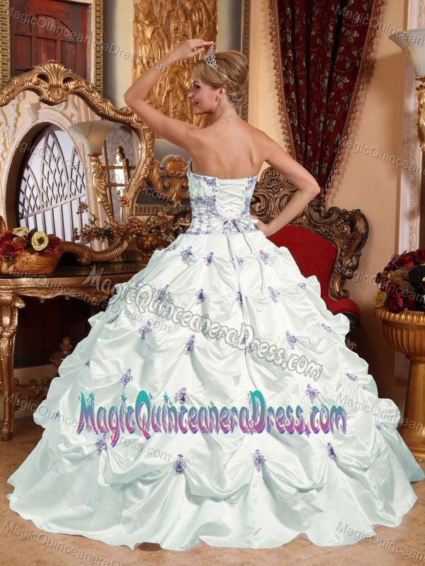 White Ball Gown Ruching Appliques Sweet 16 Dresses with Pick-ups
