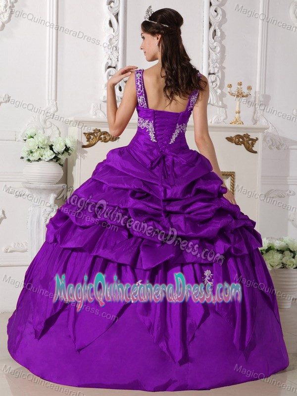 Taffeta Purple Beading Scoop Quinceanera Gowns in Thornbury Avon