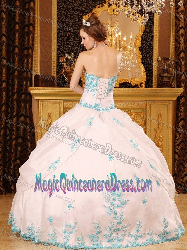 Taffeta White Sweetheart Quinceanera Gown with Appliques in Jena
