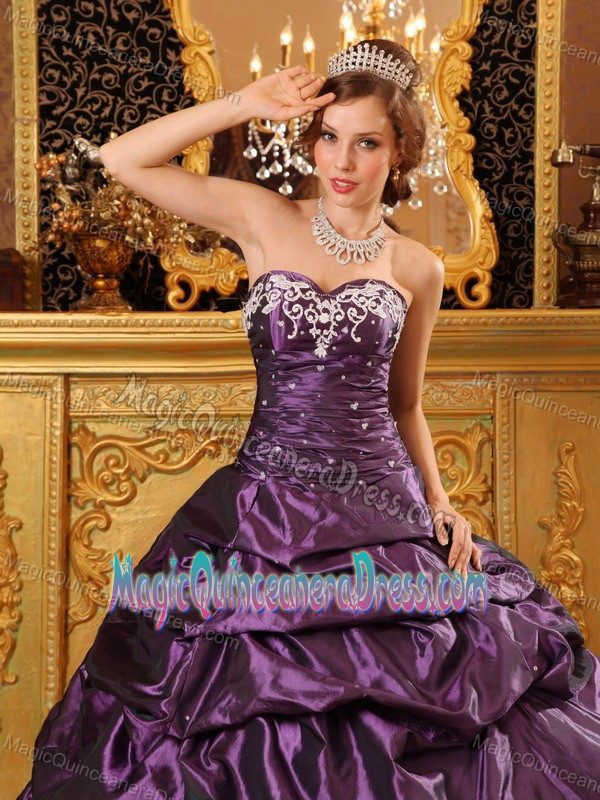 Taffeta Sweetheart Appliques Quinceanera Dress in Purple on Sale