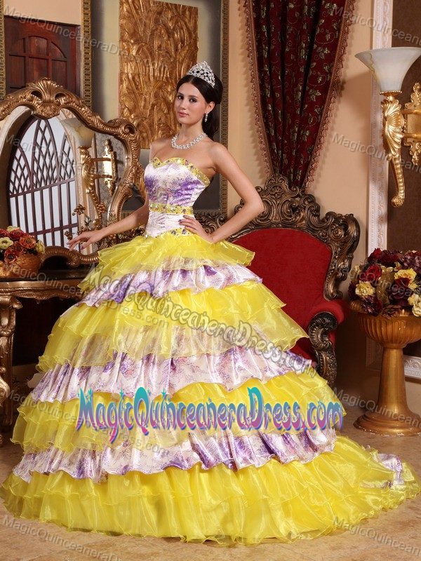 Multi-color Sweetheart Sweet Sixteen Quince Dresses with Beads and Ruffles