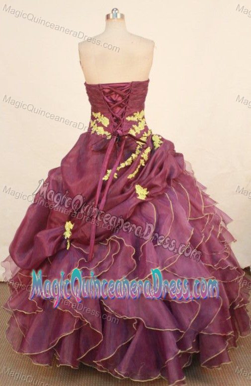 Ruffles Sweetheart Appliques Sion Switzerland Puffy Sweet 15 Dresses