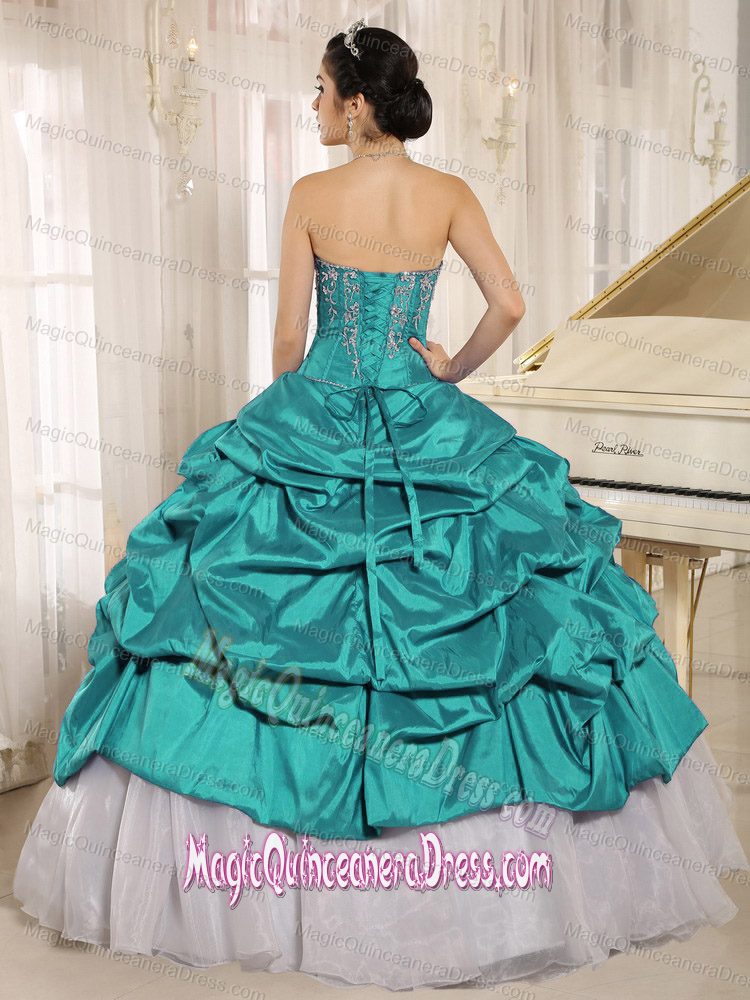 Luxurious Turquoise and White Sweet 15 Dresses With Embroidery and Pick-ups