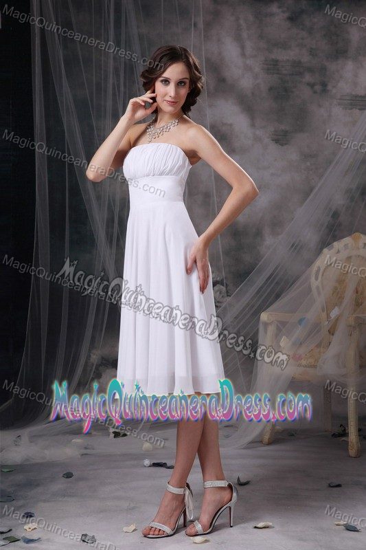 Elegant Ruched Strapless Knee-length Cocktail Dresses For Damas in White