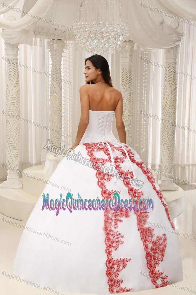 Elegant White Strapless Full-length Sweet Sixteen Dress with Red Appliques