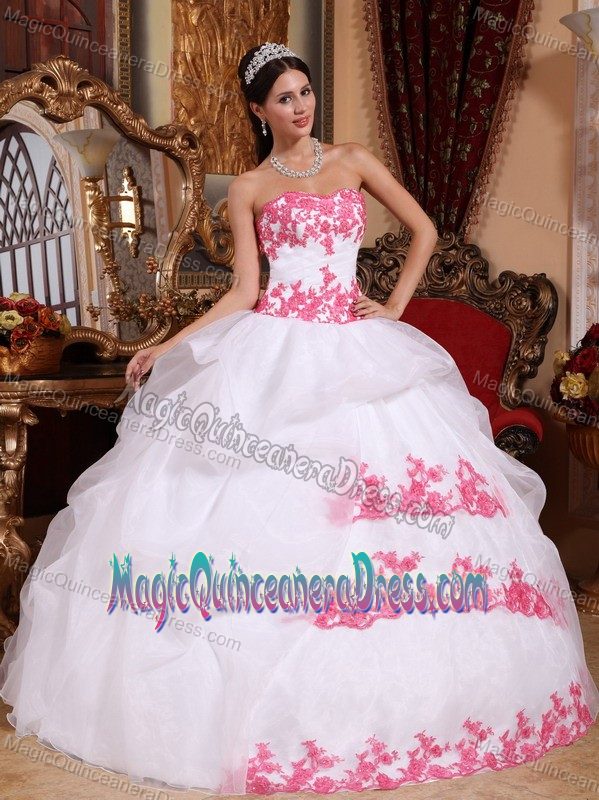Cute White Sweetheart Full-length Quinceanera Gown with Pink Appliques