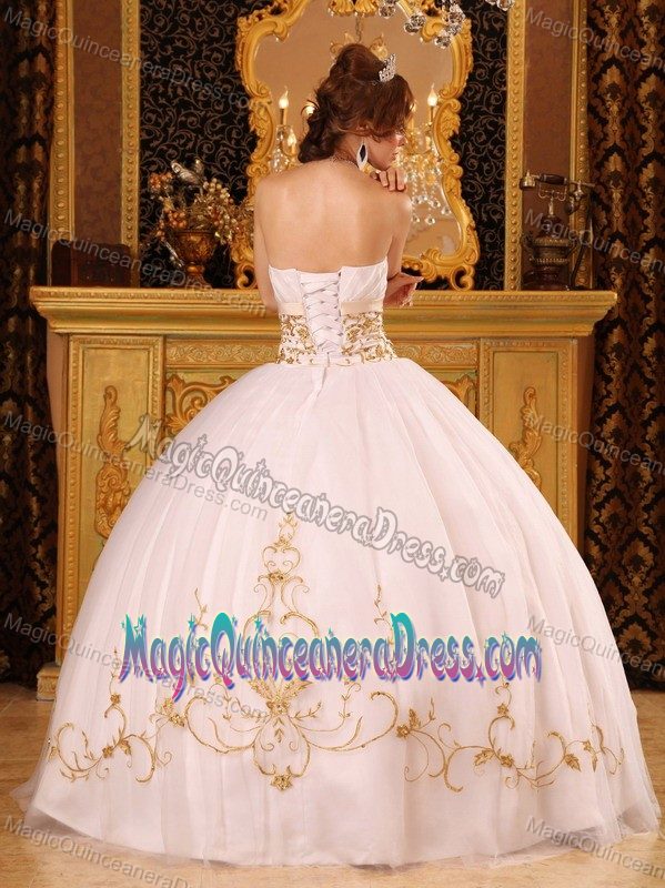 White Satin and Organza Quinceanera Dress with Appliques in Kiel