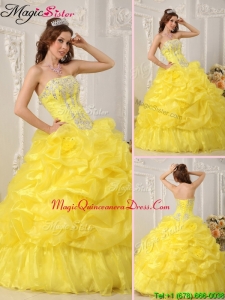 Classical Yellow Quinceanera Dresses with Beading and Ruffles