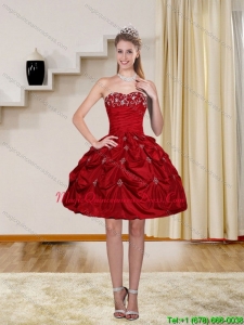 2015 Exclusive Red Strapless Dama Dresses with Embroidery