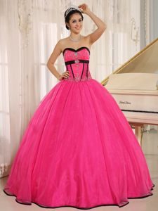 Hot Pink Sweetheart Oganza Qunceanera Dress with Beading in Cochabamba