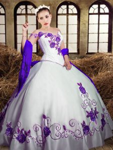 Unique Sweetheart Sleeveless Taffeta Quince Ball Gowns Embroidery Lace Up