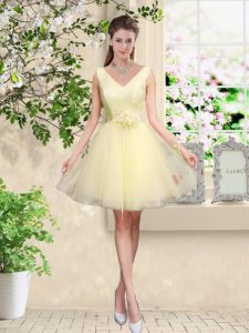 Fitting Light Yellow Tulle Lace Up Quinceanera Dama Dress Sleeveless Knee Length Lace and Belt