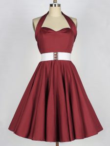 Sleeveless Knee Length Belt Lace Up Dama Dress for Quinceanera with Burgundy