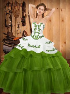 Sleeveless Embroidery and Ruffled Layers Lace Up Vestidos de Quinceanera with Olive Green Sweep Train