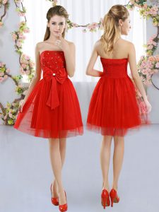 Sexy Strapless Sleeveless Dama Dress for Quinceanera Mini Length Beading and Bowknot Red Tulle