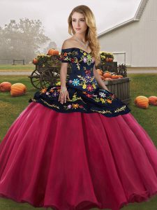 Sleeveless Tulle Floor Length Lace Up Sweet 16 Quinceanera Dress in Red And Black with Embroidery