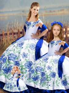Fantastic Blue And White Ball Gowns Satin Off The Shoulder Sleeveless Embroidery and Ruffles Floor Length Lace Up Ball Gown Prom Dress