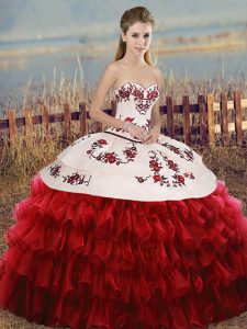 Organza Sweetheart Sleeveless Lace Up Embroidery and Ruffled Layers and Bowknot Quince Ball Gowns in White And Red