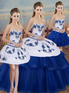 Royal Blue Ball Gowns Embroidery and Bowknot 15th Birthday Dress Lace Up Tulle Sleeveless Floor Length