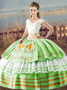 Vestidos de Quinceanera Sweet 16 and Quinceanera with Embroidery and Ruffled Layers V-neck Sleeveless Lace Up