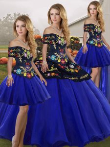 Glorious Off The Shoulder Sleeveless Tulle Quinceanera Gowns Embroidery Lace Up