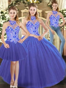 Blue Three Pieces Halter Top Sleeveless Embroidery Floor Length Lace Up 15th Birthday Dress