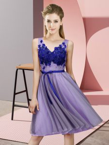 Super Lavender Empire Tulle V-neck Sleeveless Appliques Knee Length Lace Up Dama Dress for Quinceanera