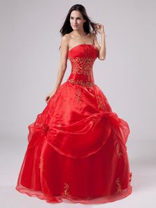 Red Embroidered Quinceanera Dress with Pick-ups in Organza in Beaverton OR