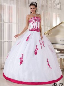 White Strapless Floor-length Quince Dresses with Red Appliques in McLean