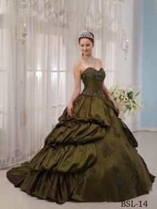 Sweetheart Olive Green Long Quinces Dresses with Pick-ups and Appliques