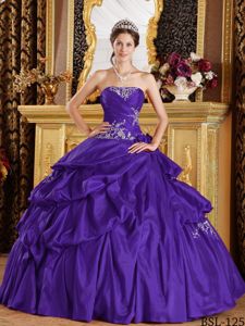 Strapless Purple Long Quinceanera Dresses with Pick-ups and Embroidery