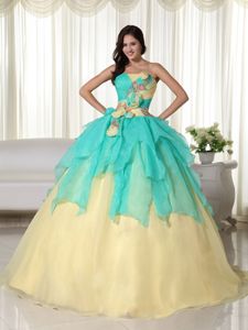 Strapless Princess Dresses For Quince in Apple Green and Yellow with Ruffles